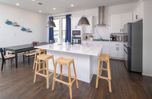 Rowlett House | World Cup Lakefront Fun Home Stay