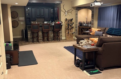 Lee's Summit House | World Cup Luxury in Lees Summit, MO! Situated only 8 miles/14km from Arrowhead