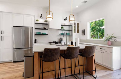 South Central Houston House | World Cup Metro to Stadium Sleeps 22+Casita