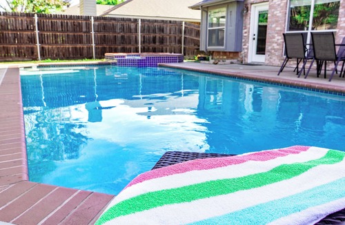 South Arlington House | World Cup Mins to AT&T Sleeps 12 + Parking + Private Pool + Grill + Game Room