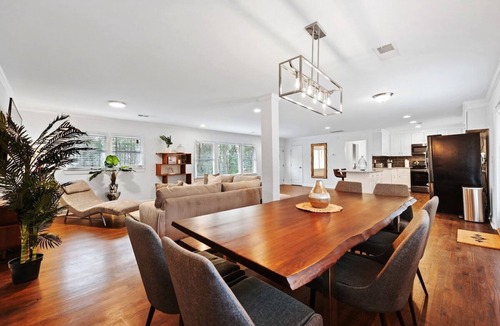 East Point Villa | World Cup Pool Sleeps 10 Airport,Stadium