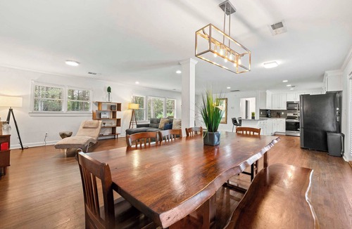 East Point Villa | World Cup Pool Sleeps 10 Airport,Stadium