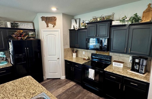 John T White House | World Cup Ready! Entire Home Sleeps 8 15 Min to Stadium