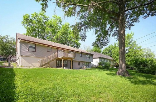 South Kansas City Apartment | World Cup Ready-Fast WiFi- Clean 1 BR-10 minutes to stadiums