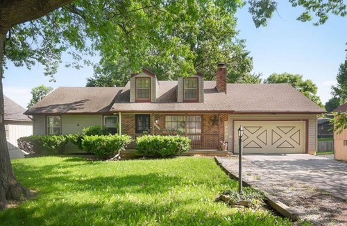 South Kansas City Apartment | World Cup Ready-Fast WiFi- Clean 1 BR-10 minutes to stadiums