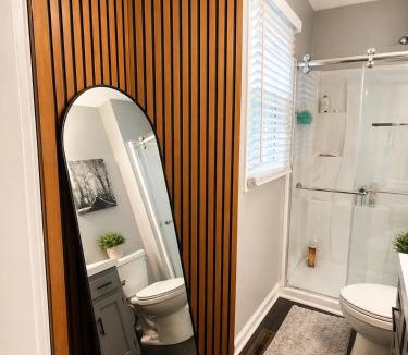 Waldron House | World Cup Retreat Pool Sleeps 8 Kansas City