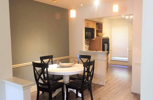 Uptown Apartment | World Cup Retreat | Walk to Galleria
