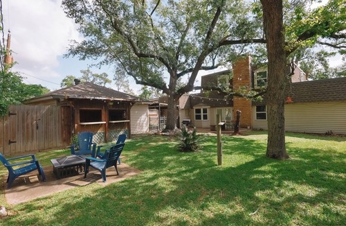 Spring Branch West House | WORLD CUP stay - 5BR Home - King suit - Fire pit