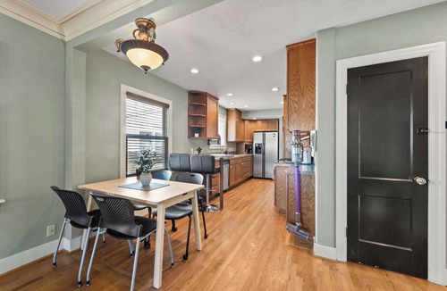 Green Lake House | World Cup Stay | Green Lake Upper Unit + Parking