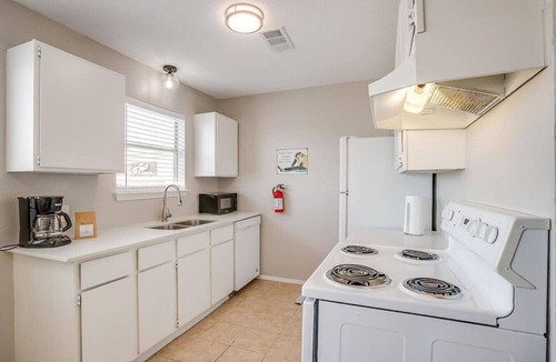 Central Arlington Apartment | World Cup Stay | Walk to AT&T Stadium!