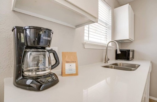 Central Arlington Apartment | World Cup Stay | Walk to AT&T Stadium!