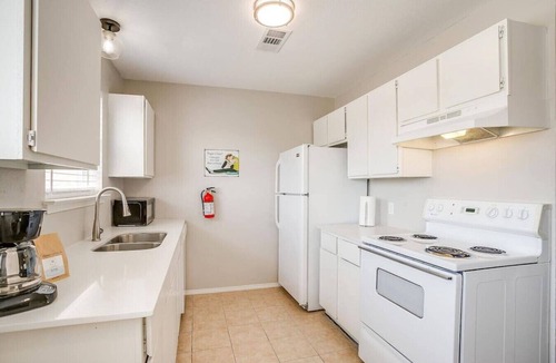Central Arlington Apartment | World Cup Stay | Walk to AT&T Stadium!
