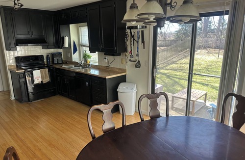 Overland Park House | World Cup Travelers Welcome! 3BR Parkside Home Near Bars & Dining!