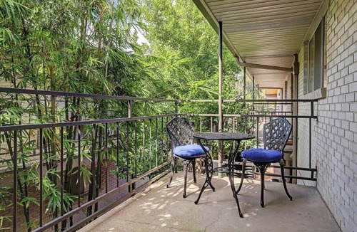 Uptown Apartment | World Cup Urban Apartment | Galleria Escape