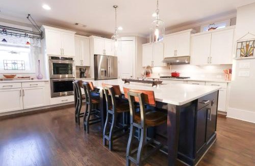 Ormewood Park House | WorldCup Luxe Retreat Heated Pool 5BR5BA