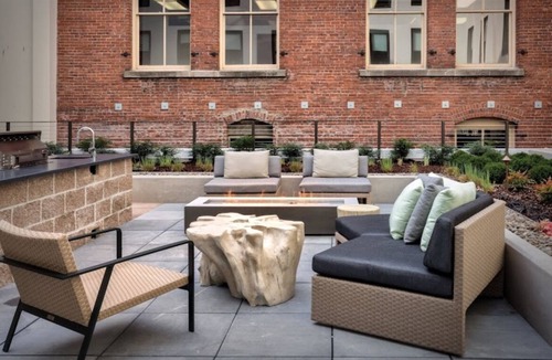 Old Town Chinatown Apartment | WorldMark Portland Waterfront Park. Charming Studio