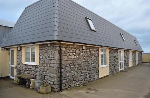 Langford House | Worship Farm Accommodation