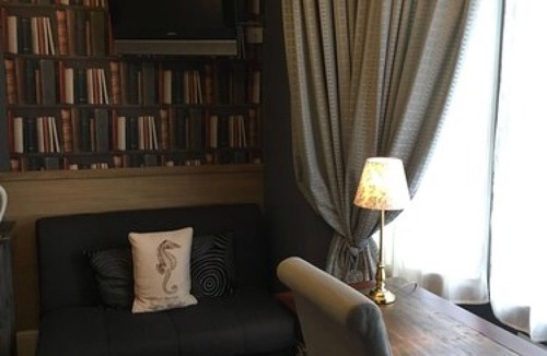 Cambridge House | Worth House