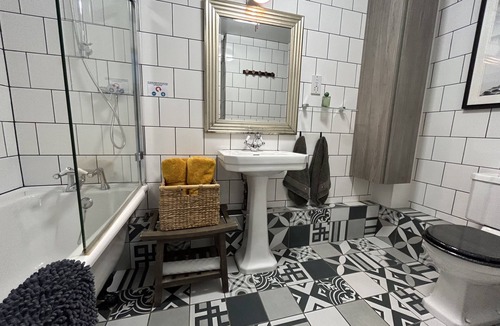 Cambridge House | Worth House