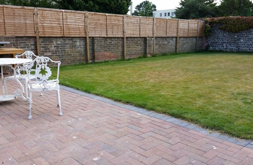 Worthing House | Worthing Beachside detached spacious holiday home