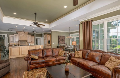 Eatonton House | WOW! 30% Off Until June | Estate, Pool, Hot Tub, Boat, Fire Pit, Docks, Lake