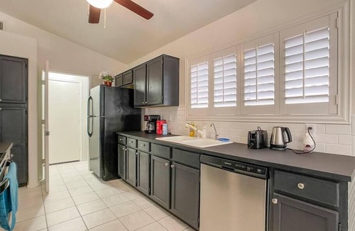Sierra Tempe House | Wow! 3BDR Single-story home in Tempe/Chandler
