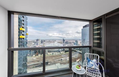 Carlton South Apartment | WOW Apartment on Lonsdale