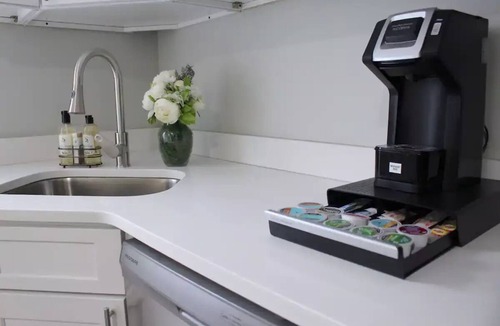 Downtown Albany Apartment | WOW ★ Bright Apt ★ PRIME downtown Walk Everywhere