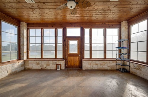 Navarro County Cabin | WOW! Check out this Gorgeous Cabin!