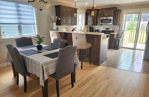 Paradise House | *Wow!* Executive Cozy Home - 3 bedroom, 2 bath
