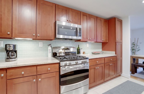 Cherrydale Apartment | Wow ! Host w/many Positive Reviews