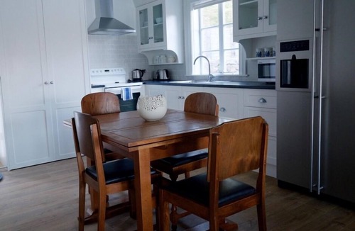 Opua Apartment | Wow Idyllic restful beach front accommodation