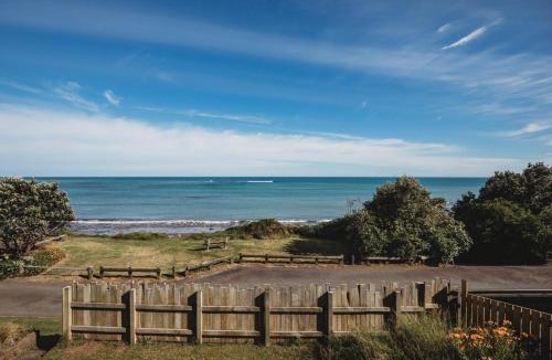 Bell Block Apartment | Wow On Wanaka Bay - beachfront living at its best