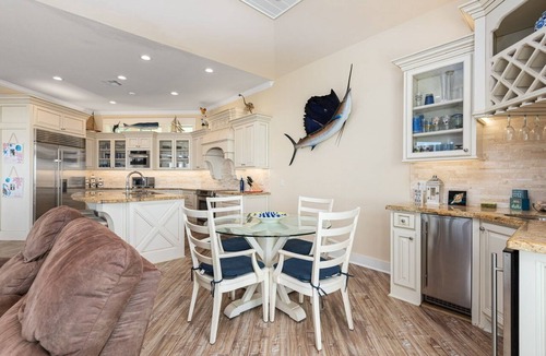 Port Bolivar House | WOW (Wade on the Water) - Amazing Beachfront with all the extras!