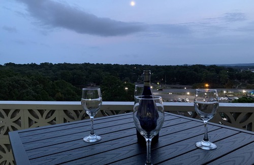 Mid America Condo | WOW, WHAT A VIEW!
