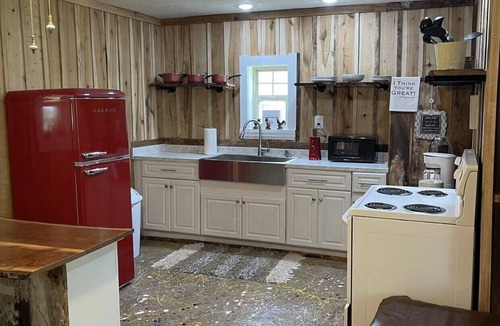 Summertown Cabin | WR's Saw Creek Cabin