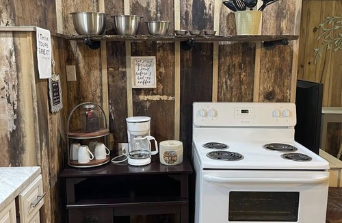 Summertown Cabin | WR's Saw Creek Cabin