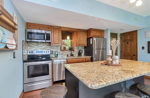 Blowing Rock Condo | Wren 103 | Fireplace, Restaurant, Pool, Spa