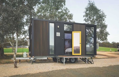 Warrenmang House | Wren at Sheltered Paddock by Tiny Away