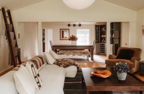Cochecton House | Wren Cottage - Design Cabin with Secret Brook