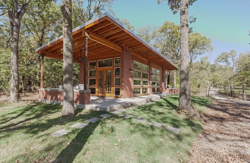 Royse City Cabin | Wright House - Architectural beauty in the woods