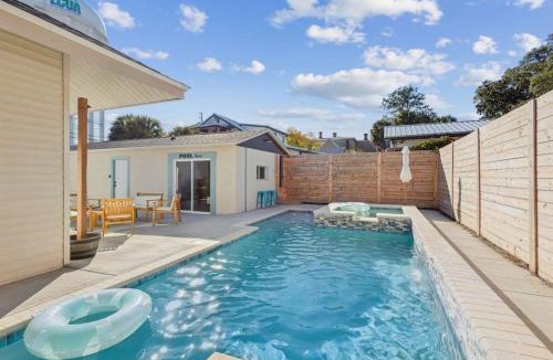 Downtown House | Wright Street Royale- NEW Downtown with Pool!