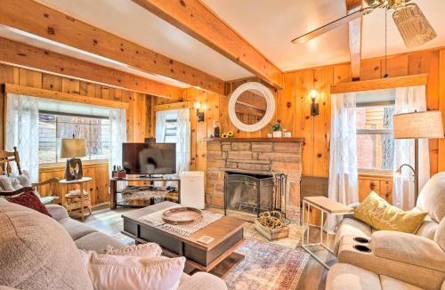 Wrightwood House | Wrightwood Cabin with Cozy Interior!