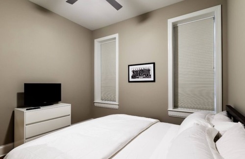 Lakeview Condo | Wrigley Field Home Run 4 Bedroom, 2 Bathroom