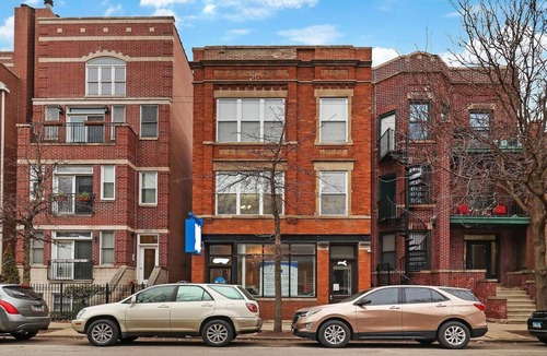 Wrigleyville Apartment | Wrigleyville 3BR: Game Day Haven with Free Parking