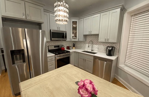 Lakeview Condo | Wrigleyville Inn - Unit 1
