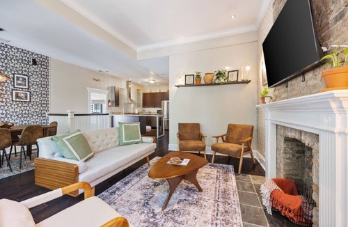 Wrigleyville Bed & Breakfast | Wrigleyville Suites Room 2