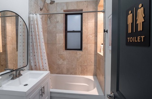 Wrigleyville Bed & Breakfast | Wrigleyville Suites Room 4