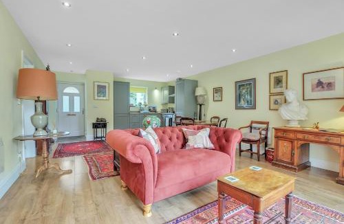 Swanmore Apartment | Writer's Retreat