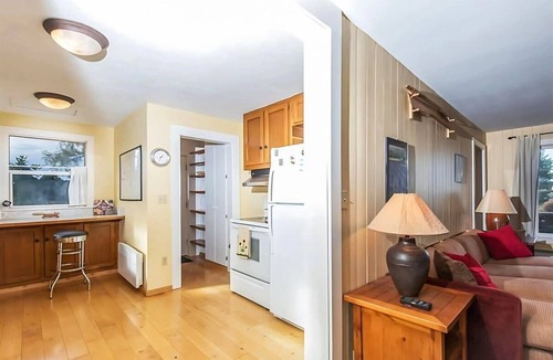 Sequim House | Writer's Retreat Serene Mountain Views